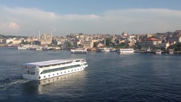 Ferry Golden Horn Hali Una Importante Vía Navegable Urbana Desde — Vídeo de stock