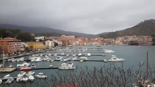 イタリアのポルト エルコール港 — ストック動画