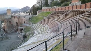 Pan, İtalya 'daki Taormina Antik Tiyatrosundan.