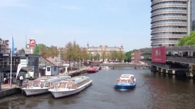 Hollanda, Amsterdam 'da kanal gezisi gemileri