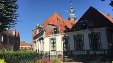 Hollanda 'daki Blokzijl şehir merkezindeki bahçe