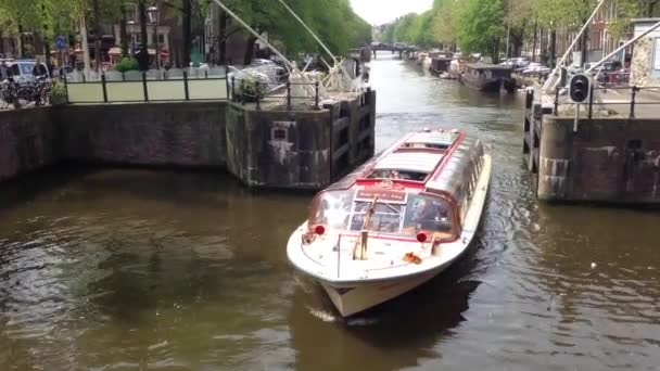 Cruzeiro Pelo Canal Amsterdã Países Baixos — Vídeo de Stock