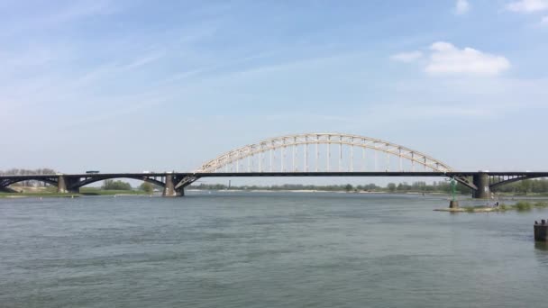 Waalbridge Sobre Rio Waal Nijmegen Nos Países Baixos — Vídeo de Stock