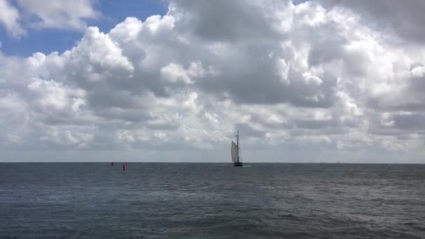 オランダのTexelからThe Wadden海でのセーリング船 — ストック動画