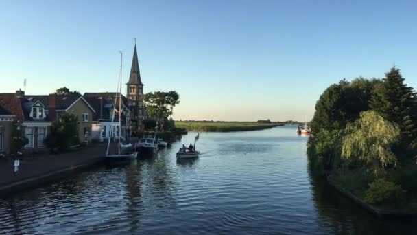 Iglesia Barcos Woudsend Frisia Países Bajos — Vídeos de Stock