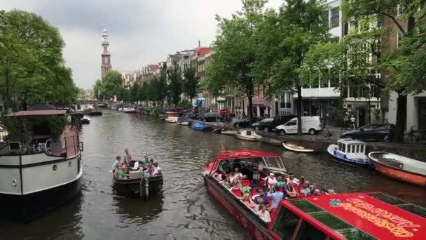 Cruzeiro Pelo Canal Pequeno Barco Amsterdã Holanda — Vídeo de Stock
