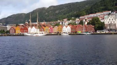 Bryggen (rıhtım) Bergen, Norveç 'teki Vagen limanındaki Tyskebryggen binaları