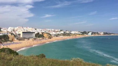 Albufeira Portekiz 'deki sahil ve sahil