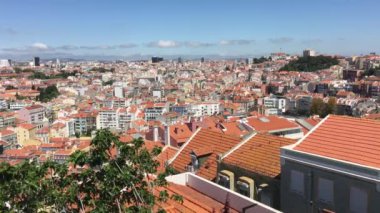 Lizbon 'da Miradouro da Senhora do Monte' den şehir manzarası