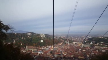 Brasov Romanya 'da tampa Dağı' na giden bir kayak asansöründen manzara