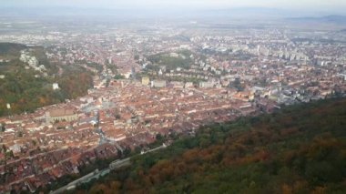 Romanya 'daki Tampa Dağı' ndan Brasov 'un görüntüsü
