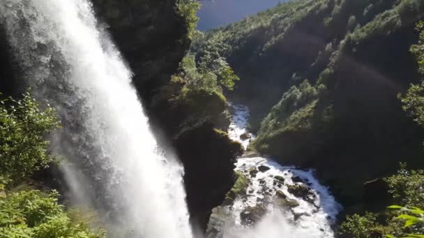 ガイランガー国立公園の大規模な滝 ノルウェー — ストック動画