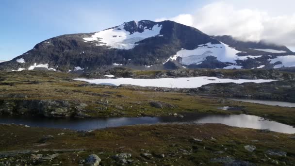 Montañas Nevadas Lago Parque Nacional Jotunheimen Noruega — Vídeos de Stock