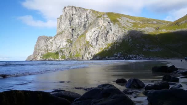 ノルウェーのKvalvika Beach — ストック動画