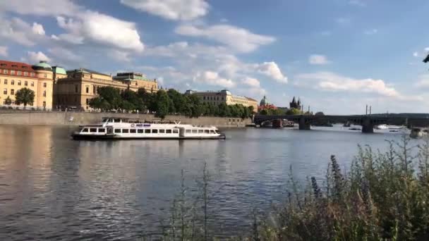 Time Lapse Barche Crociera Fiume Moldava Praga Repubblica Ceca — Video Stock