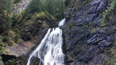 Romanya 'daki Cascada şelalesi