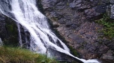 Romanya 'daki Cascada Valul Miresei şelalesi