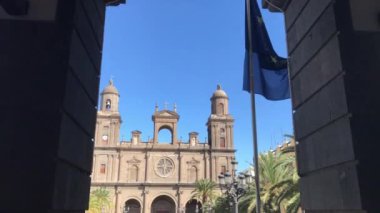Gran Canaria 'daki Las Palmas Katedrali' nden aşağı eğil.
