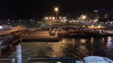 Geceleri Santa Cruz de Tenerife limanından ayrılıyorum.