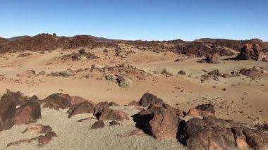 Teide Dağı çevresindeki manzaradan Kanarya Adaları 'ndaki Tenerife' de bir volkan