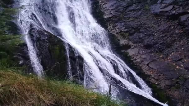 Cascade Cascada Valul Miresei en Roumanie