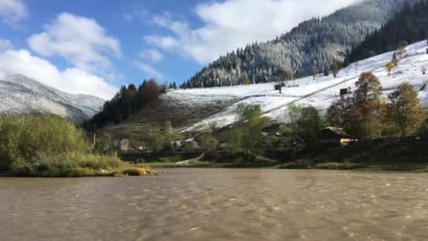 Montaña Nevada Con Río Dorna Rumania — Vídeos de Stock