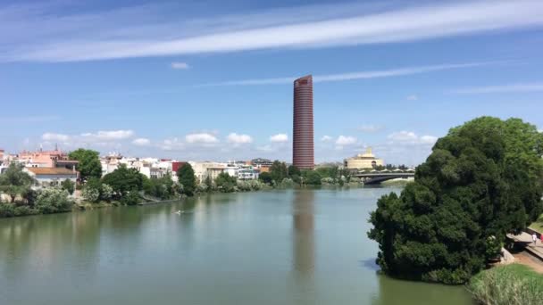 Der Canal Alfonso Xiii Mit Dem Turm Von Puerto Triana — Stockvideo