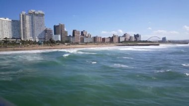 Güney Afrika plajlı Durban silueti
