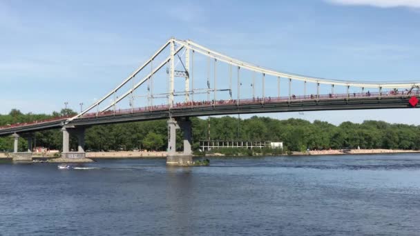 Jump Pishokhidniy Mist Bridge Dnieper River Kiev Ukraine — Stock Video