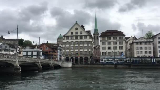 Predigerkirche Und Limmat Zürich Schweiz — Stockvideo