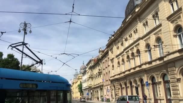 Luta Ner Från Spårvagn Som Passerar Genom Centrala Zagreb Kroatien — Stockvideo