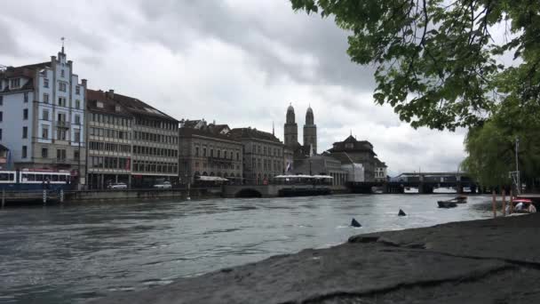 Річка Лімат Цюриху Швейцарія — стокове відео
