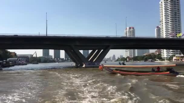 泰国曼谷Chao Phraya河渡口的景色 — 图库视频影像