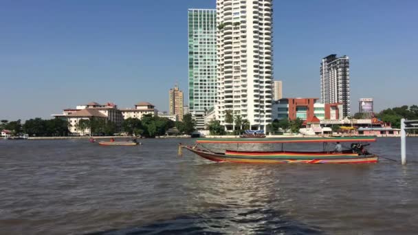 Barche Coda Lunga Fiume Chao Phraya Bangkok Vista Dal Tempio — Video Stock