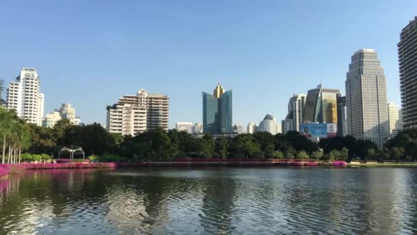Lago Con Rascacielos Benjakitti Park Bangkok Tailandia — Vídeos de Stock