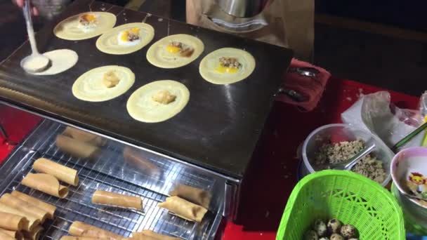 Förbereda Thailändska Crepes Khanom Bueang Bangkok Thailand — Stockvideo