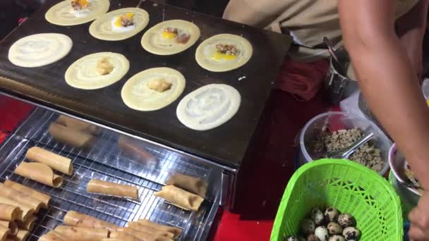 Preparing Thai Crepes Khanom Bueang Bangkok Thailand — Stock Video