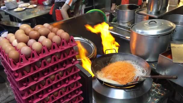 Förbereda Pad Thai Thip Samai Mest Kända Pad Thai Restaurangerna — Stockvideo