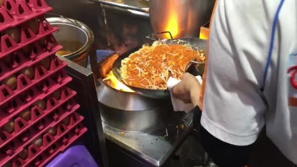 Felkészülés Pad Thai Thip Samai Egyik Leghíresebb Pad Thai Éttermek — Stock videók