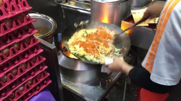 Förbereda Pad Thai Thip Samai Mest Kända Pad Thai Restaurangerna — Stockvideo