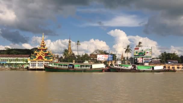 Przejście Przez Rzekę Irrawaddy Pathein Myanmar Birma — Wideo stockowe