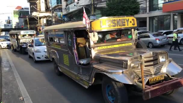 Jeepneys Rush Hour Downtown Makati Manila Philippines — Stock Video