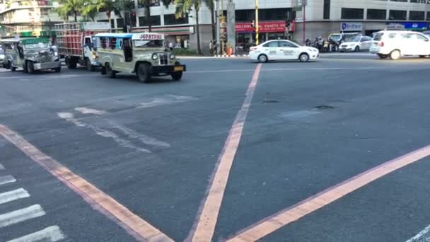 Pan Jeepney Durante Hora Ponta Uma Encruzilhada Makati Manila Filipinas — Vídeo de Stock