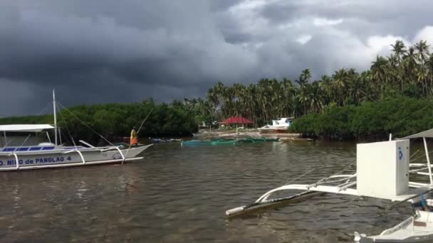 Catamarán Barco Que Llega Bahía Panglao Bohol Filipinas — Vídeo de stock