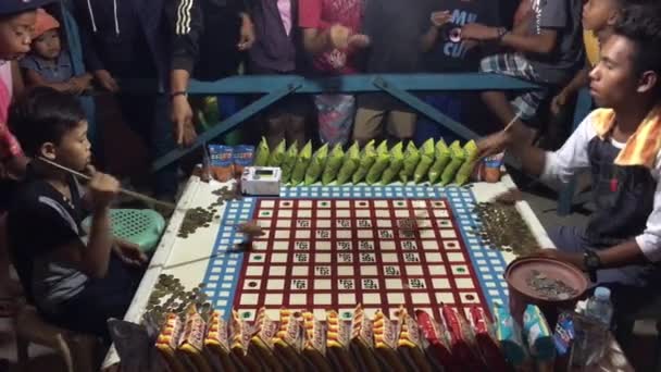 Азартные Игры Бросать Монеты Номера Рынке Анда Бохол Филиппины — стоковое видео