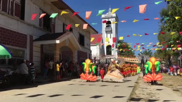 Děti Santo Nino Průvod Před Santo Nino Anda Farní Kostel — Stock video