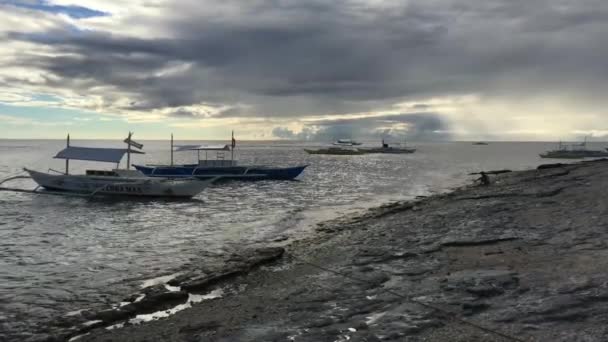 Catamaran Boat Water Low Tide Morning Balicasag Island Bohol Philippines — Stock Video