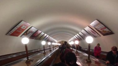 Moskova 'da metro istasyonu yürüyen merdiveni, Kremlin