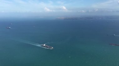 Singapur Havaalanı 'na uçuyor.