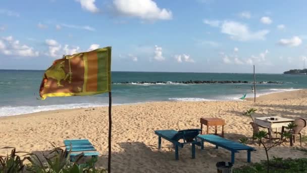 Bandiera Dello Sri Lanka Sulla Spiaggia Tangalle — Video Stock